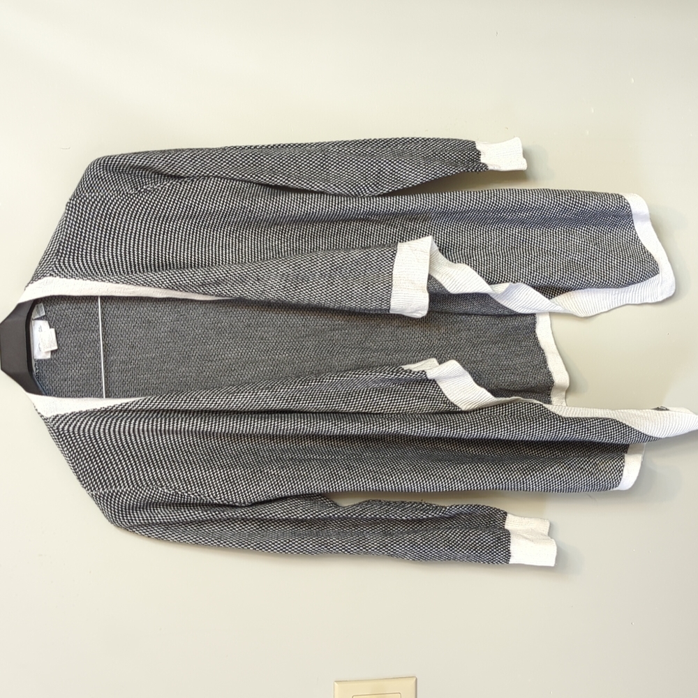 Black and White Print Drape Cardigan (Brought from Stitch Fix)